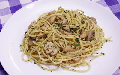 Espaguetis con champiñones y gambas