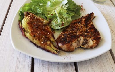 Pechuga grillada con batata especiada