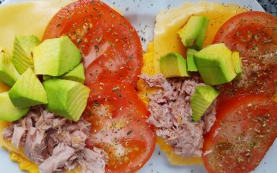 Falsas arepas de polenta con atún